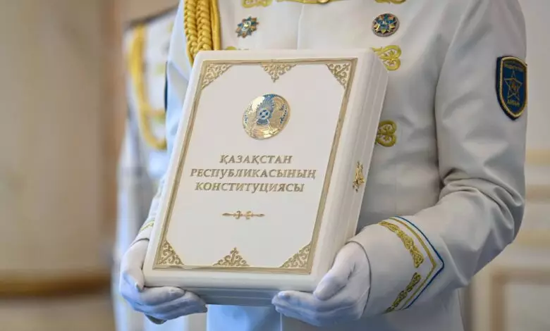 Кабмин запускает масштабную кампанию по разъяснению Конституции