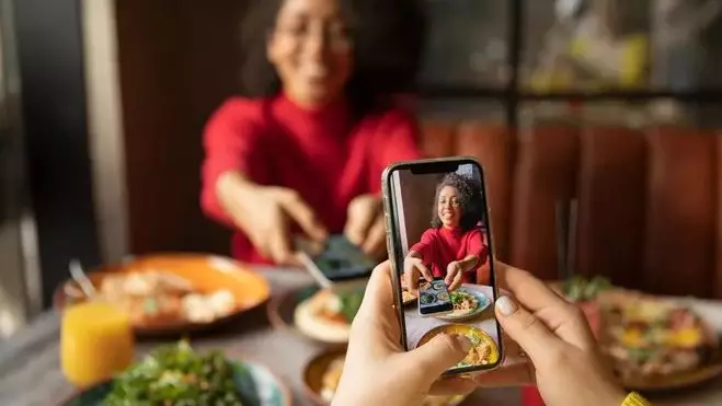 TikTok жастардың тамақтану мәдениетіне қалай әсер етіп жатыр?