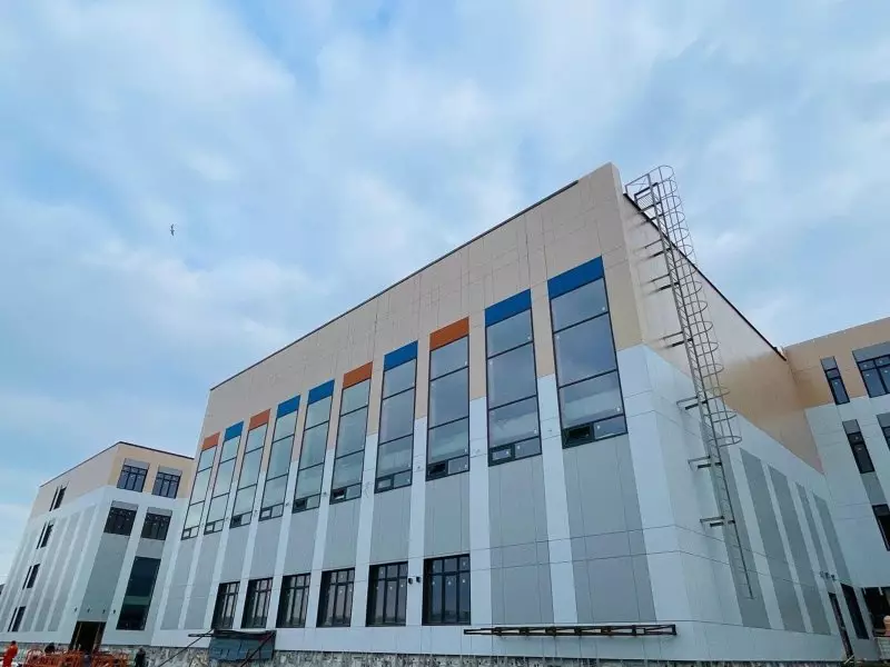 У школы Binom в Атырау насмерть сбили семилетнюю девочку