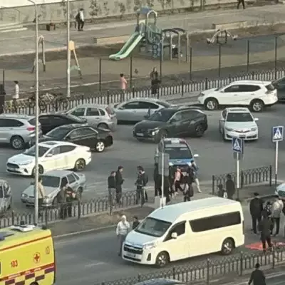 В Атырау первоклассница погибла под колёсами автомобиля у школы