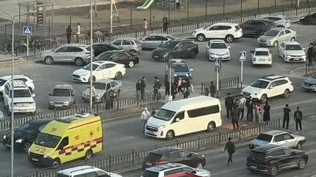 Атырауда мектеп маңында қайғылы оқиға: 1-сынып оқушысын көлік қағып, мерт болды