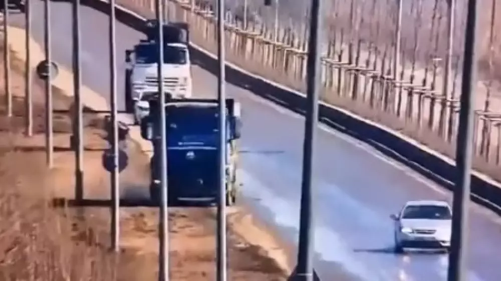 Водителей фур без госномеров наказали в Астане - видео