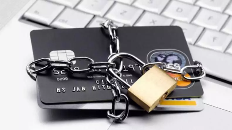 Банкомат ПИН-кодты «қайдан біледі»?