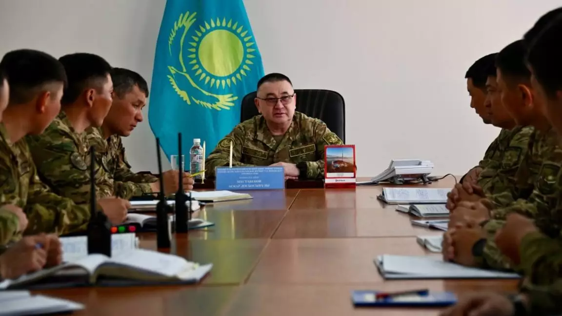 Қорғаныс министрінің орынбасары Гвардейск гарнизонында тәртіп пен тәрбиеге қатысты жиын өткізді