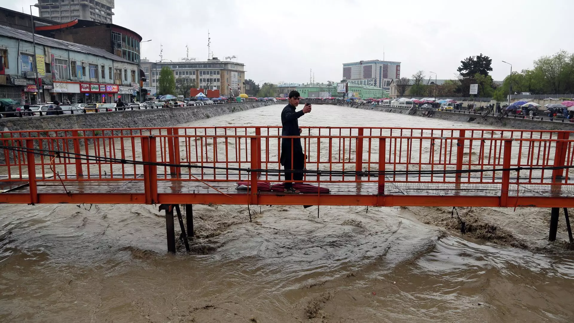 Ауғанстанда су тасқыны болып, 99 адам көз жұмды