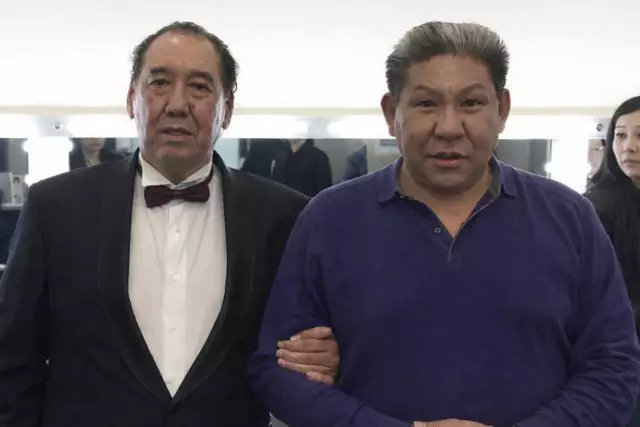 Талғат Теменов. Бақта бір қыз жылап отыр...