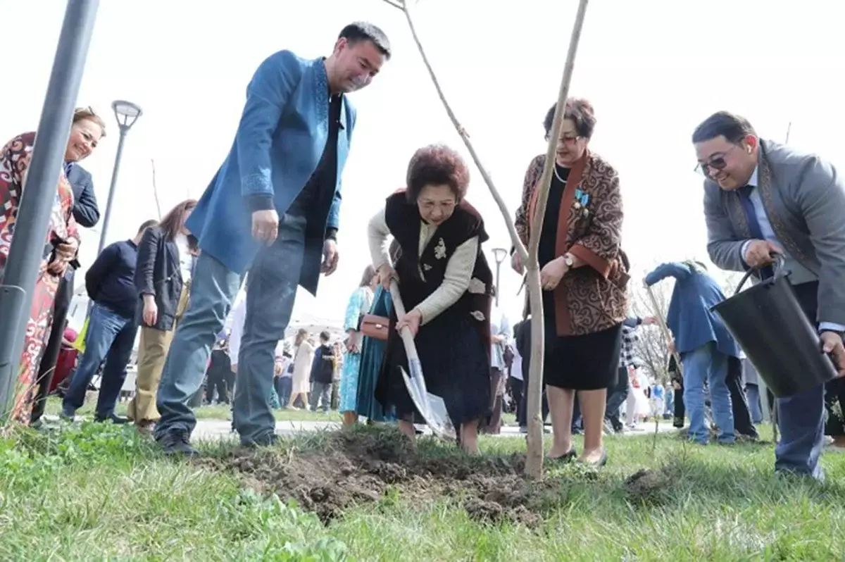 Алматыда «Тәлімгерлер аллеясы» ашылды