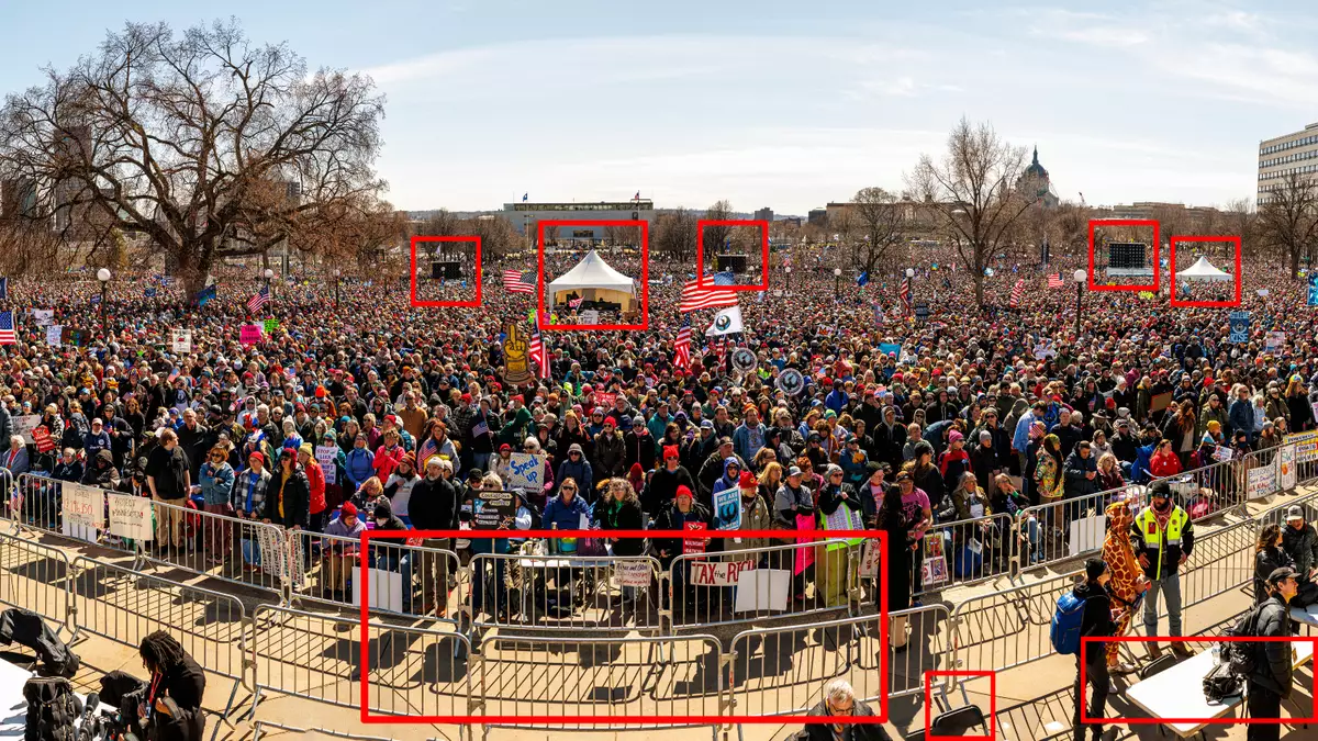 За протестом "Нет королям" в Сент-Пол стоит производственная машина стоимостью 250 тысяч долларов, сопоставимая с концертом Def Leppard.