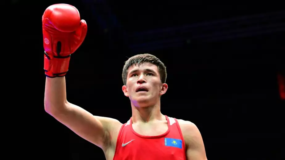Торехан Сабырхан оформил нокаут и вышел в финал чемпионата Азии-2026 по боксу
