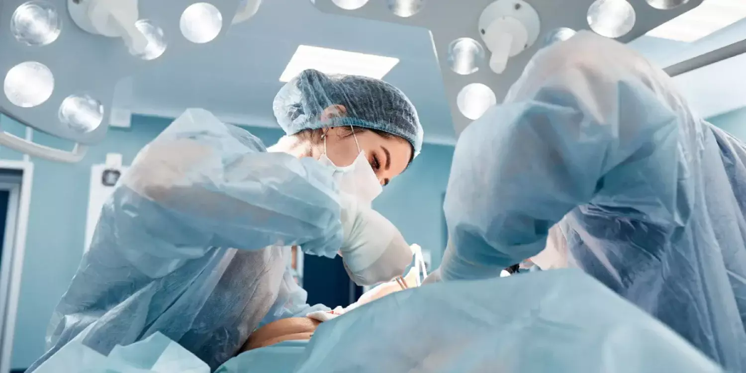 Астанада 20 жастағы қыз дәрігерлердің салғырттығынан жатырынан айырылды