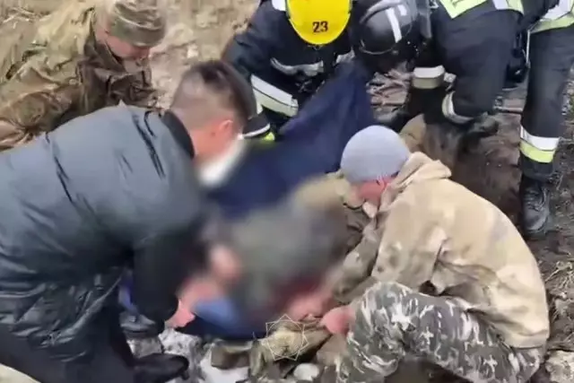 ШҚО-да кәріз құдығына түскен 3 жұмысшы уланып қалды