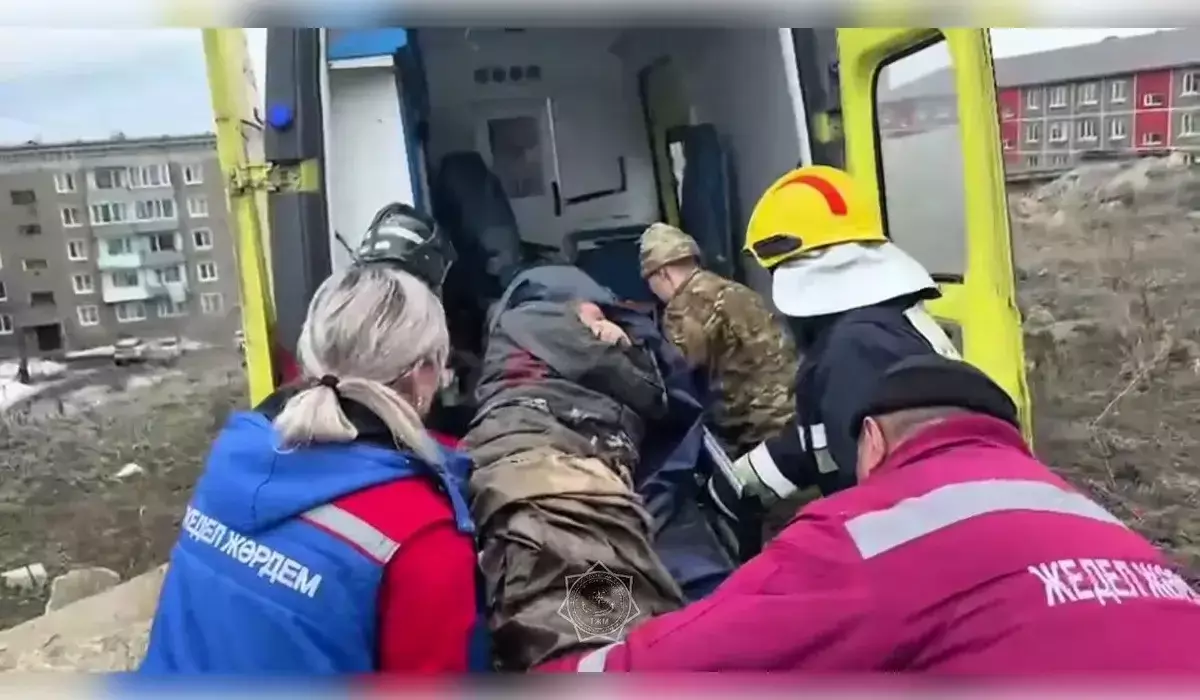 ШҚО-да кәріз құдығын тазалап жатқан үш жұмысшы уланып қалды