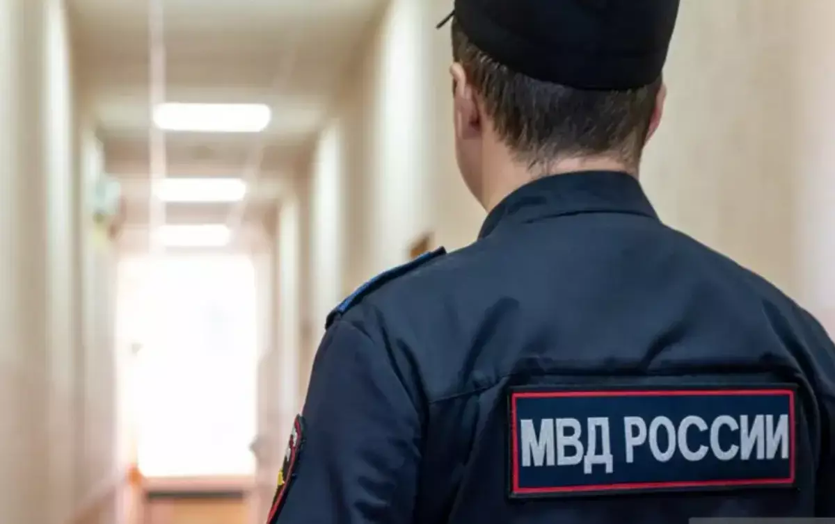 Водитель стянул трусы с мужчины, который прыгнул на его авто (видео) - новости на Lada.kz 06.04.2026