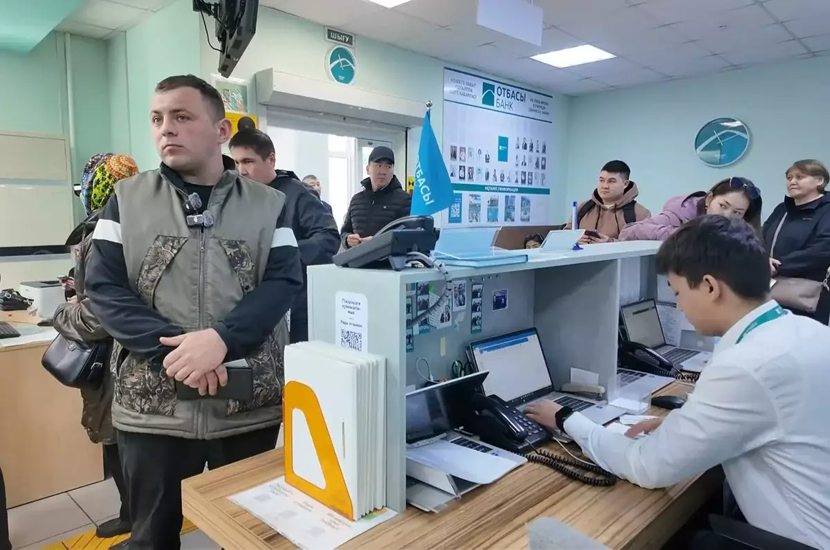 Пәтер кезекке тұрған нөміріне емес, жылына қарай беріледі - Азат Әшімов