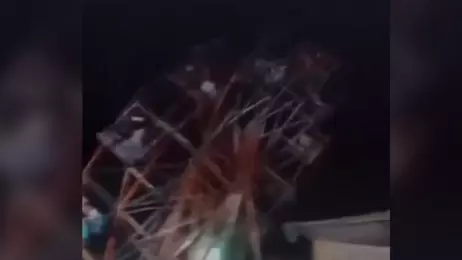 В Индии рухнуло 18-метровое колесо обозрения: пострадали не менее 30 человек