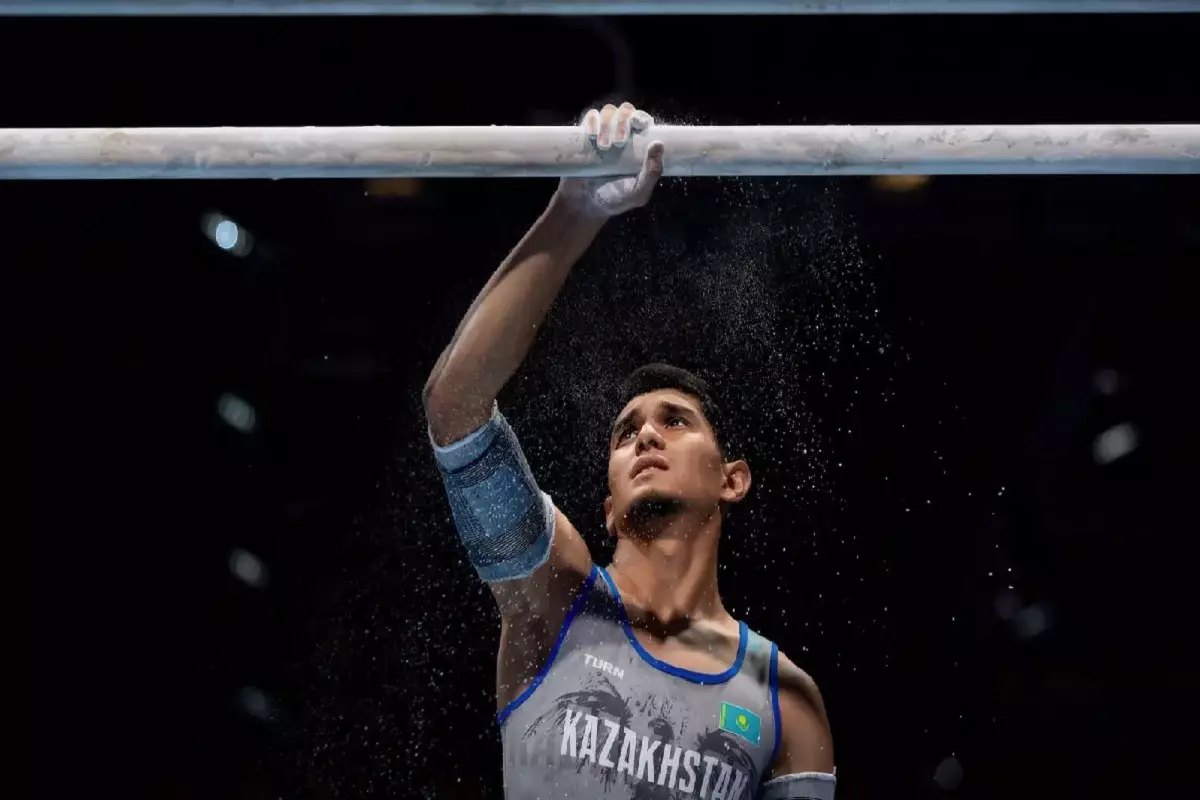 Казахстанский гимнаст взял серебро на этапе Кубка мира в Египте