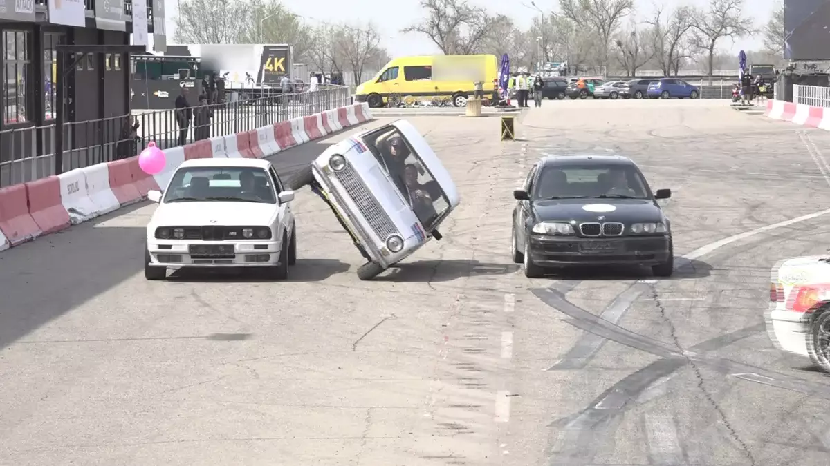 Эмоция және адреналин: Алматы маңында алғаш рет ірі автофестиваль өтті
