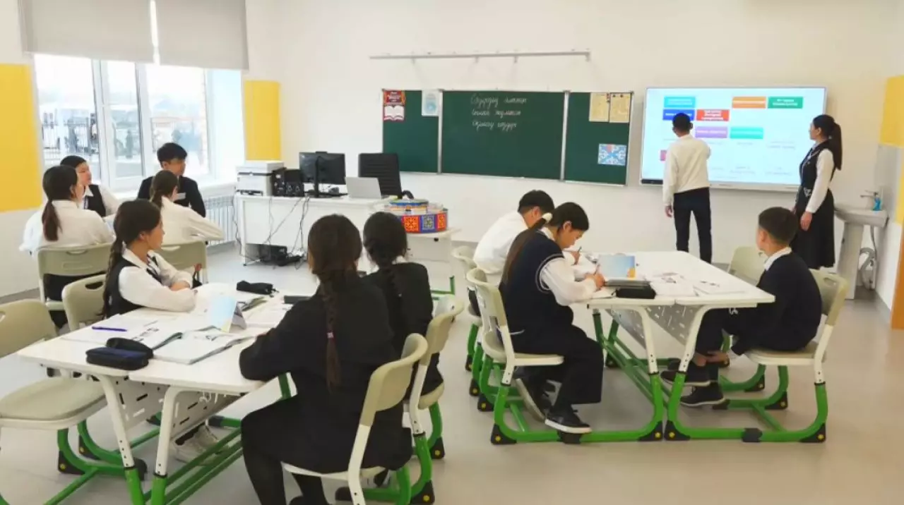 «Келешек мектебі» открыли в поселке Восточный области Абай