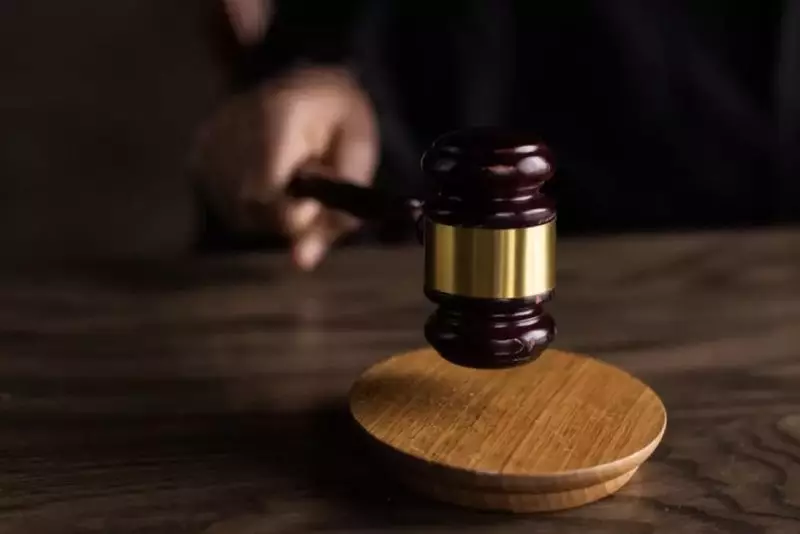 Двух полицейских лишили званий и отправили в тюрьму в Туркестанской области