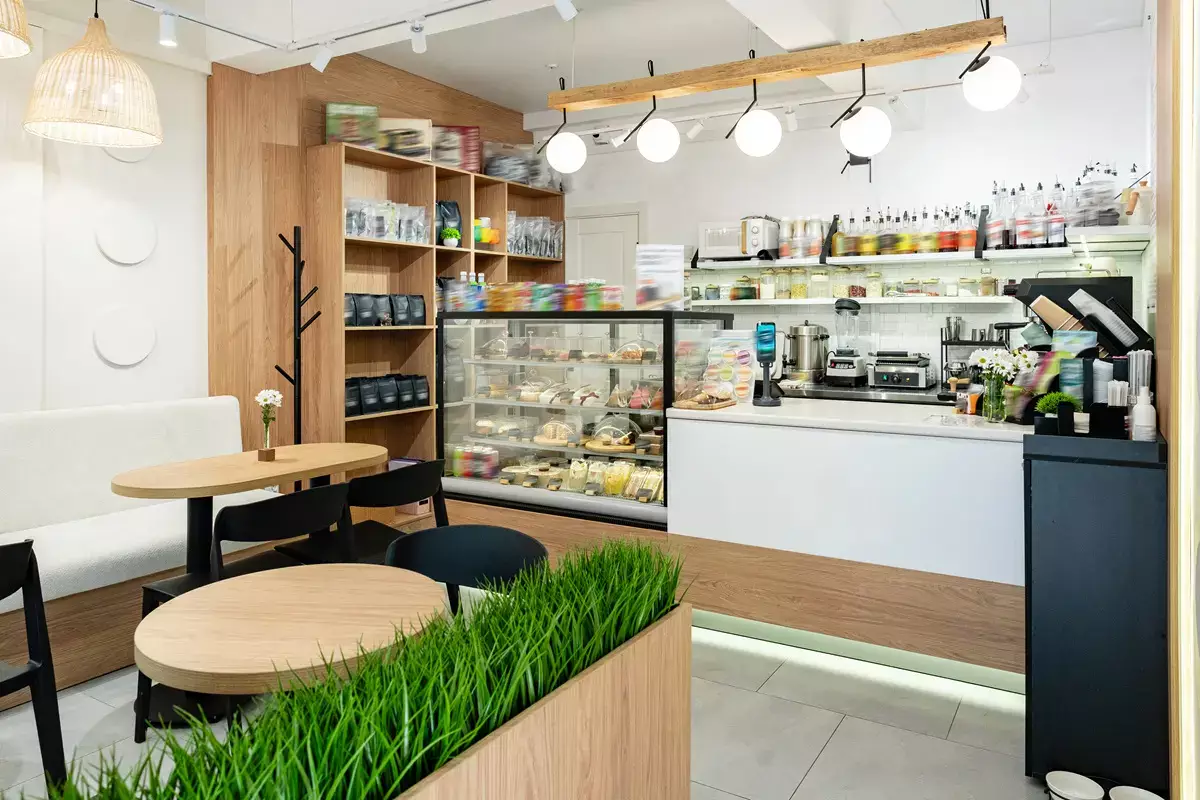 Сломал стол - 5 суток ареста: инцидент в кондитерской Актау - новости на Lada.kz 06.04.2026