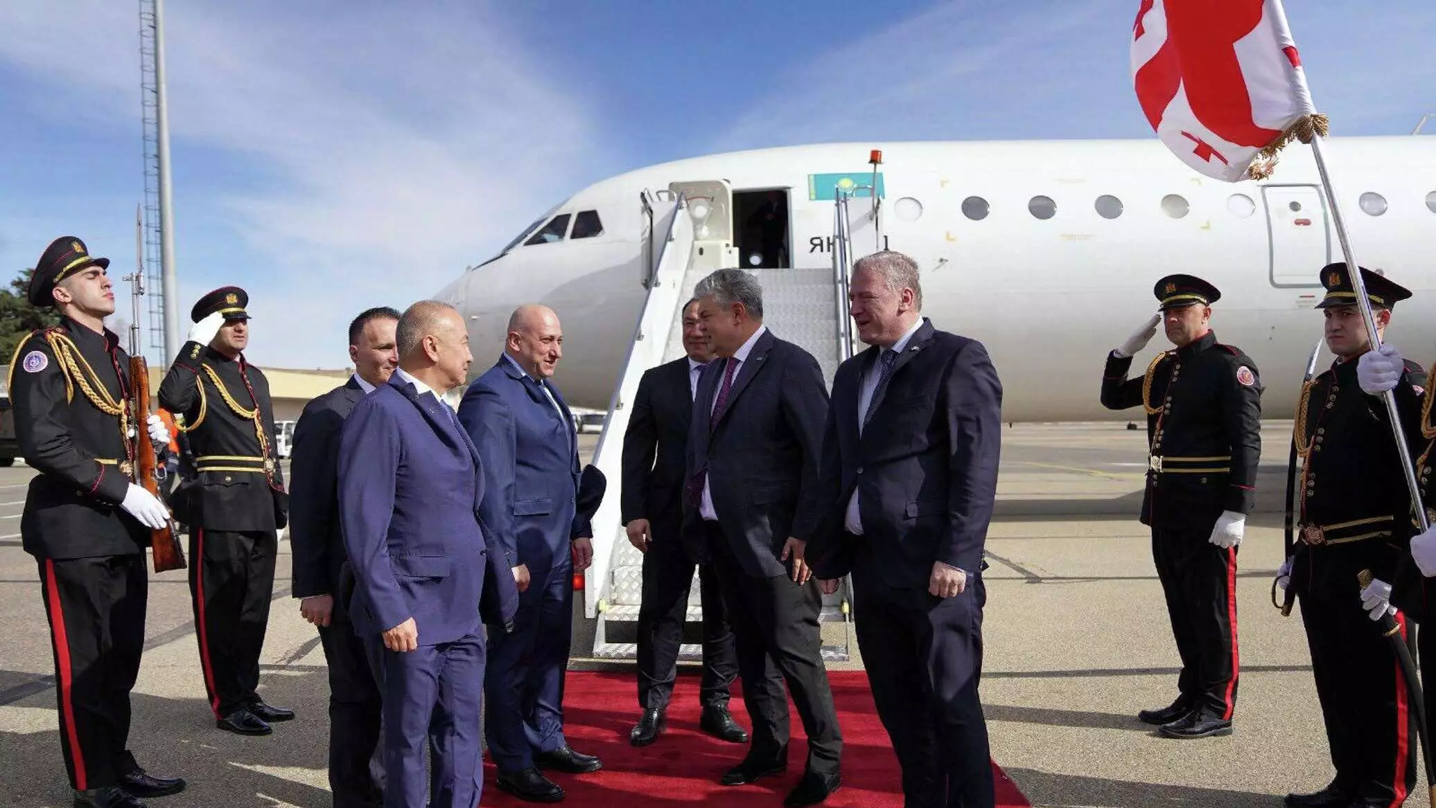 Глава МИД Казахстана прибыл с официальным визитом в Грузию.