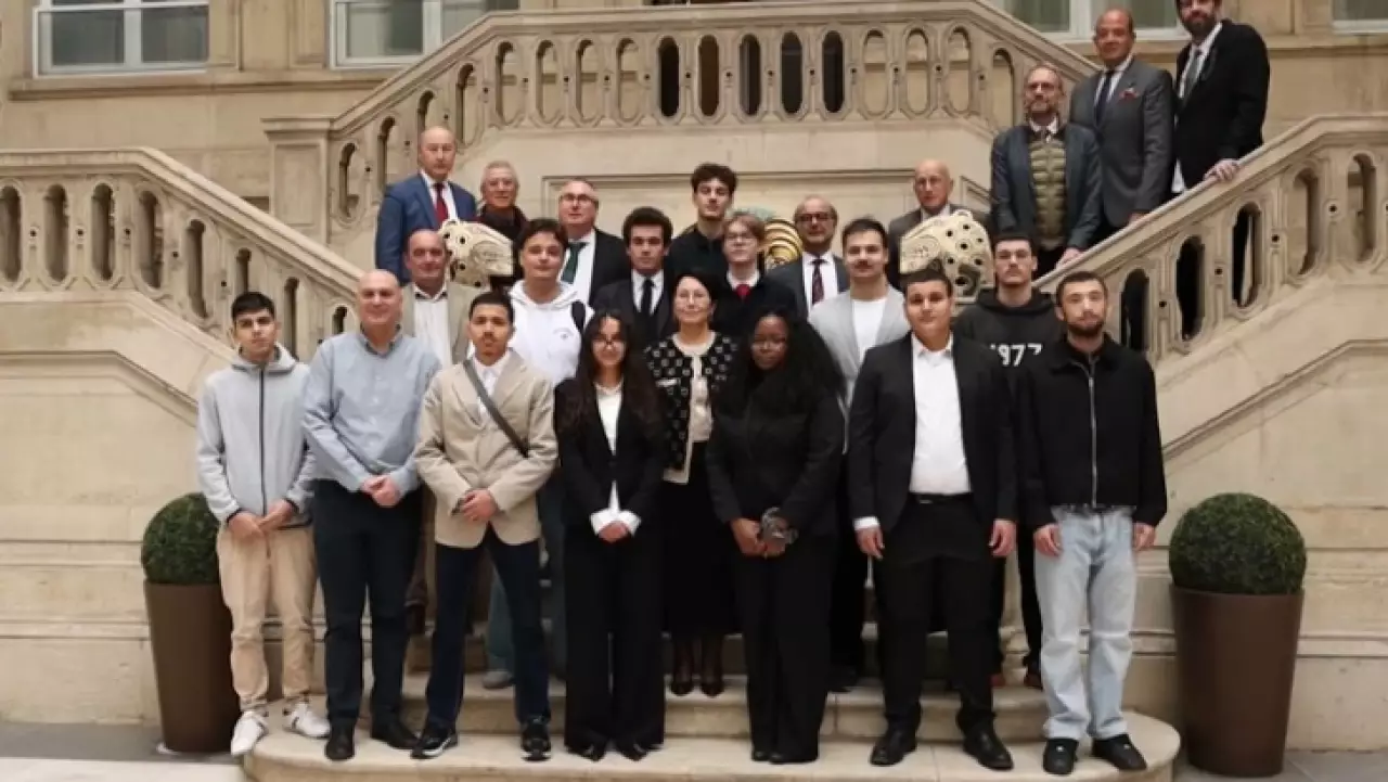 Французские лицеисты отправились в Казахстан на практику