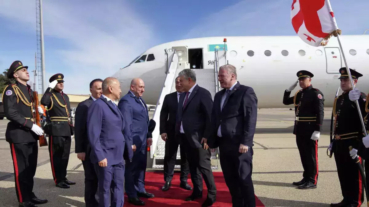 Министр иностранных дел Казахстана посетил Грузию для переговоров высокого уровня.