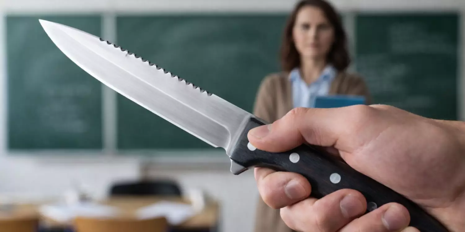 17 жастағы оқушы мұғалімге пышақпен шабуыл жасады