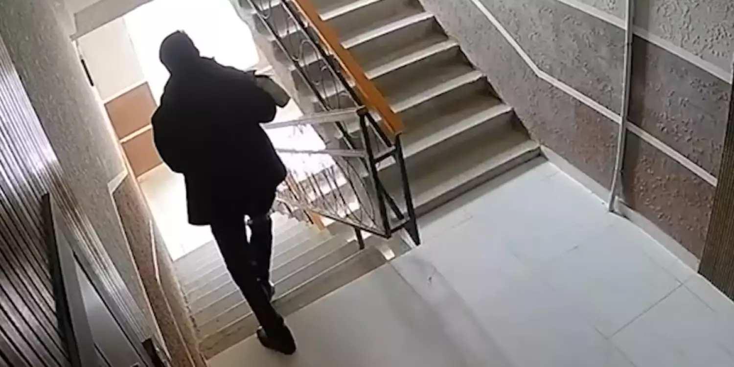 «Подъезде пышақтап жүрді»: Ақтауда екі айлық сәбидің өліміне қатысты көршілері тың дерекпен бөлісті