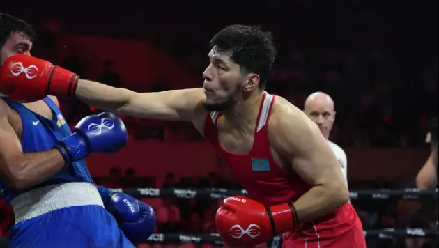 Нурбек Оралбай учинил разгром с нокдауном и вырвал путёвку в финал ЧА-2026