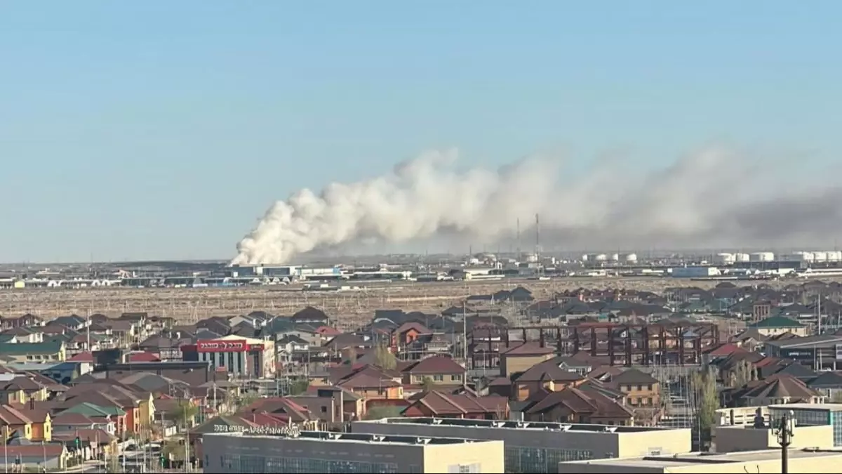 Дым над Атырау: на мусорном полигоне произошло тление отходов