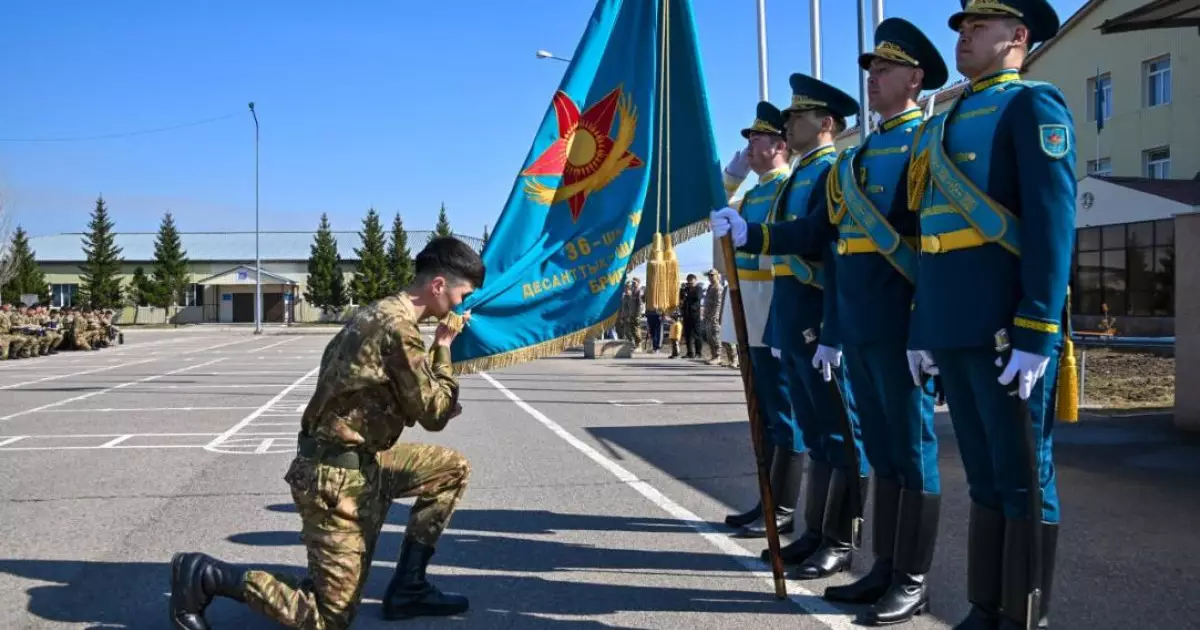 Астанада әскери қызметін аяқтаған 140 сарбаз Жауынгерлік тумен қоштасты 