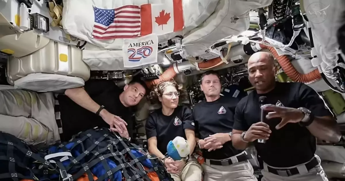   «Артемида II» миссиясы Айдың бізге көрінбейтін бетіне ұшып барды   