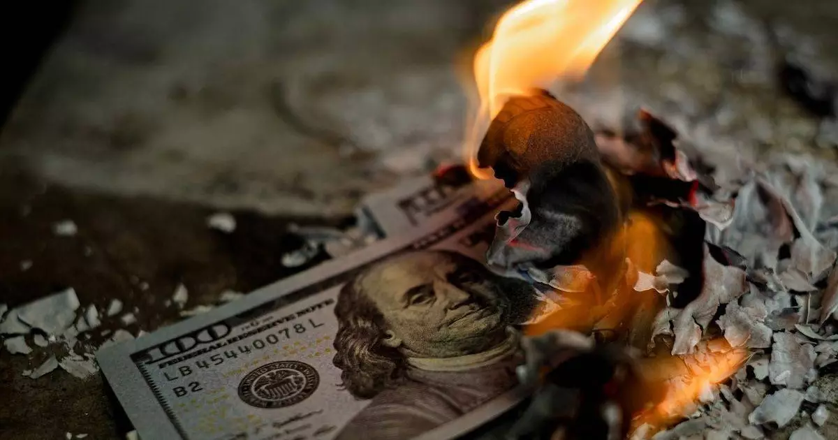  Доллар упал ниже 460 тенге в обменниках 