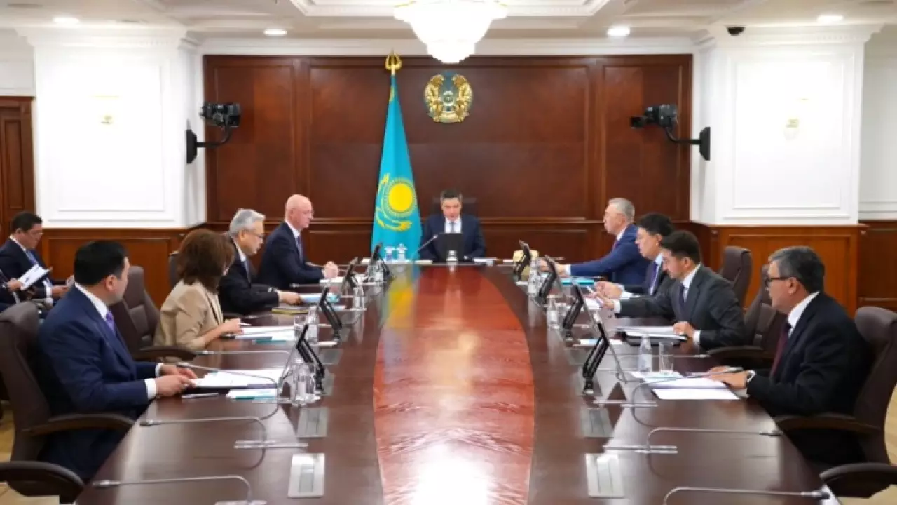 Положения Конституции включат в типовую учебную программу