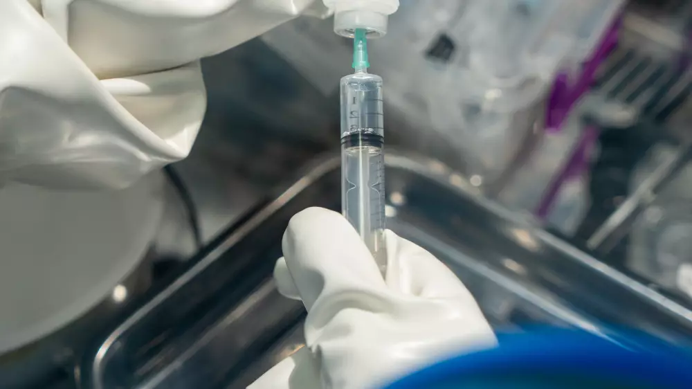 Жительница Астаны не смогла найти вакцину от бешенства - что ответили в Минздраве