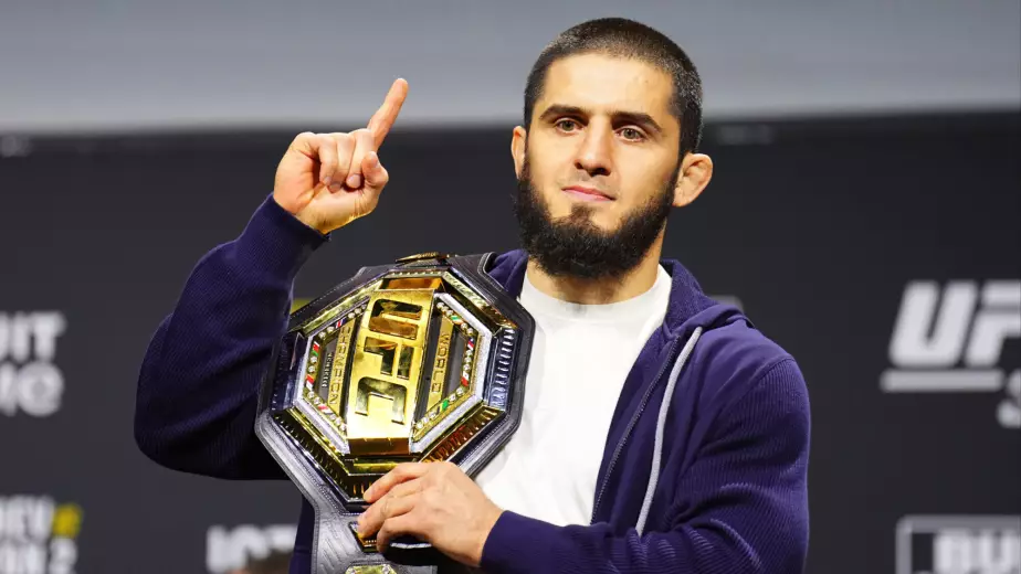 Топурия обвинил Махачева в срыве их боя в UFC