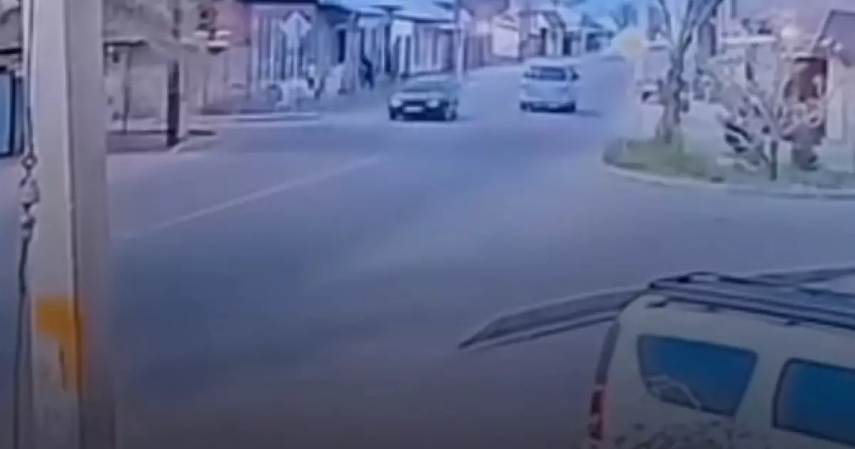  Жылқы мінген 7 жасар бала көлікпен соқтығысып, ауыр жарақат алды (ВИДЕО) 