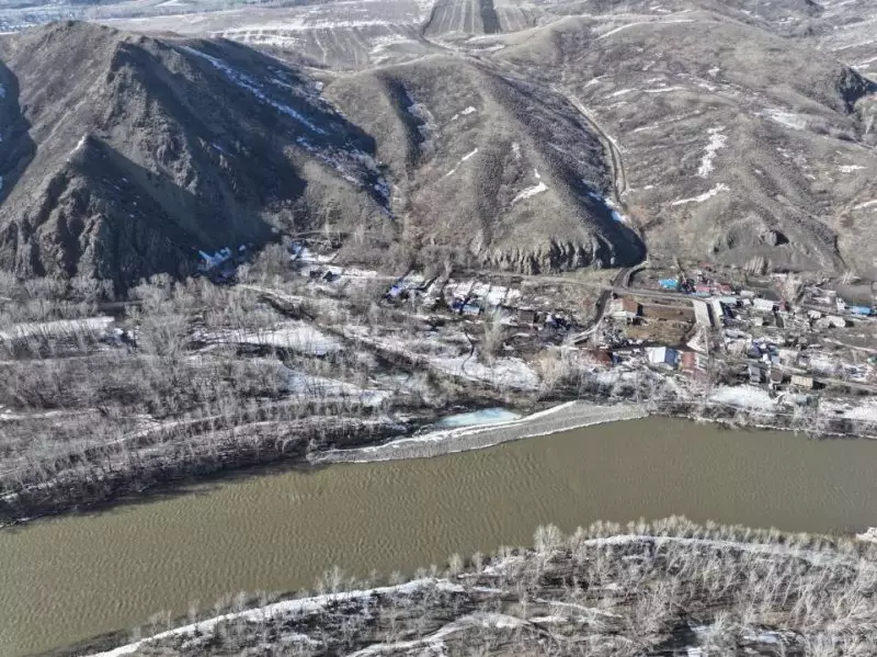 Село отрезало водой на севере Казахстана
