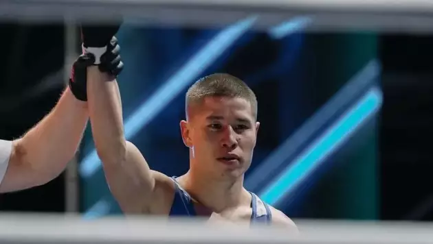 Бір ұпай басым түсті! Қазақ пен өзбек боксшының АЧ финалы үшін айқасты