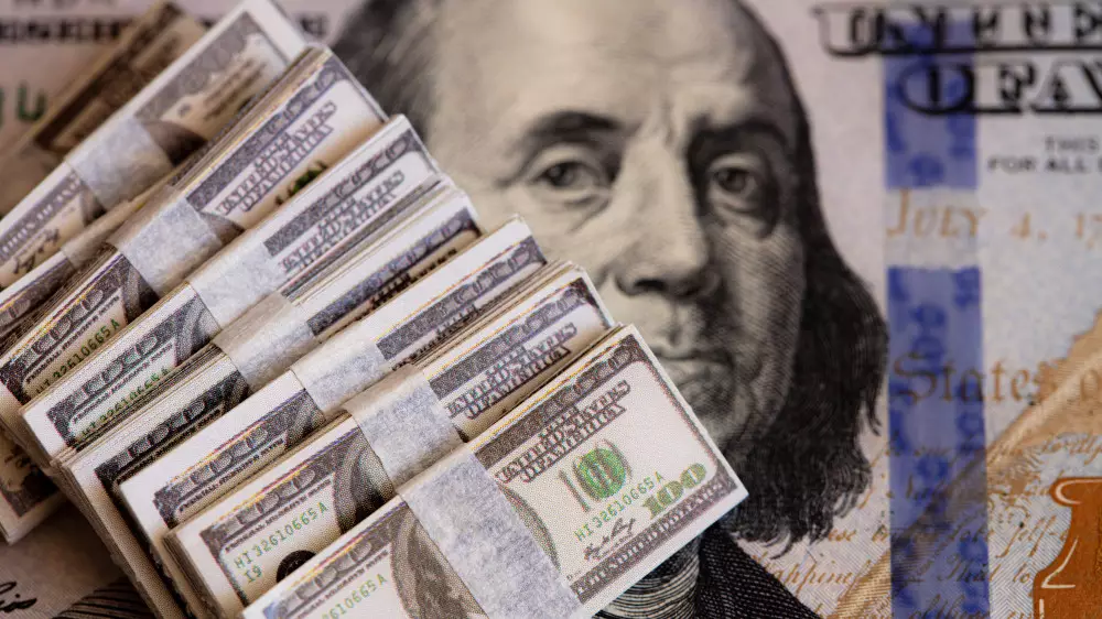 Доллар бағамы тағы 4 теңгеге төмендеді
