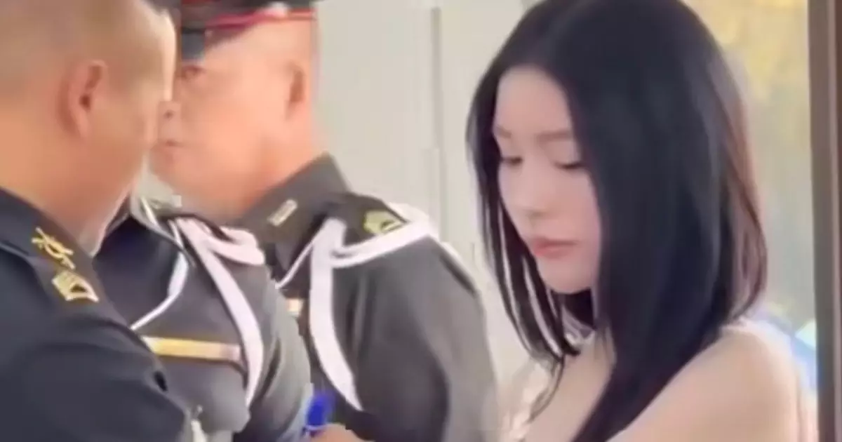  Таиландта жүздеген трансгендер әскери шақыруға барды 