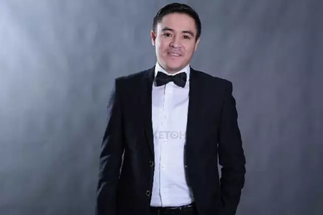 Қайрат Түнтеков алғаш рет отбасы жайлы сөз етті