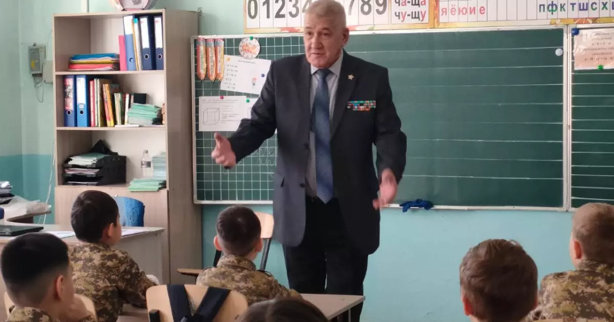   Таулы Қарабақ қақтығысының ардагері ұрпақ тәрбиесіне үлес қосып жүр   