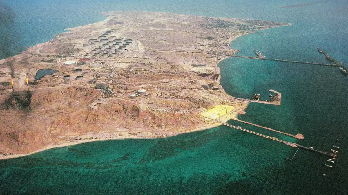 Иран подтвердил удары по острову Харк — ключевому нефтяному хабу