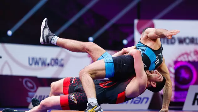 Казахстан проведет три схватки за бронзу чемпионата Азии по борьбе