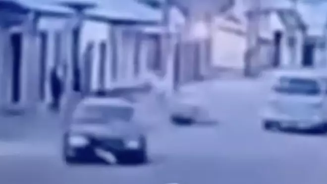 Жануар алысқа ұшып кеткен: Таразда атқа мінген жасөспірім көлікке соғылды