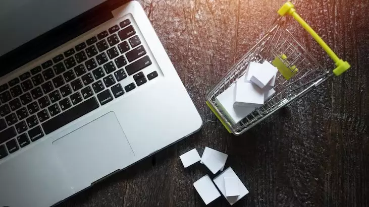 Популярный маркетплейс привлекли к ответственности за рекламу холодного оружия