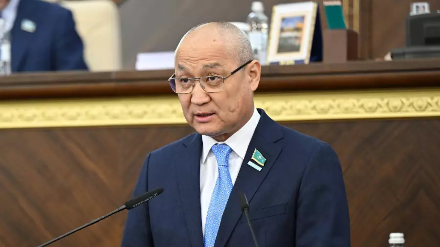 “Хайппен емес, байыппен сұрақ қойыңыздар“. Еділ Жаңбыршин комитет отырысында тосын ескерту жасады