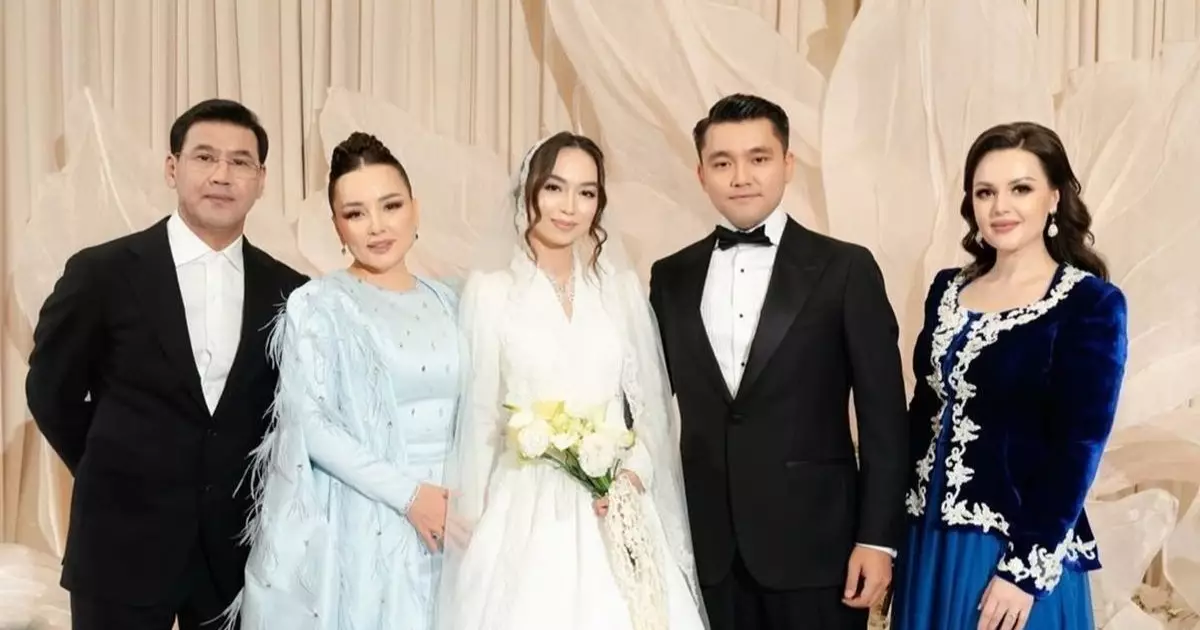  `Ұлымды `балам` деп айта алмаймын`: Әнші Жазира Байырбекова той үстінде жылап қалды (ВИДЕО) 